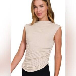232. 💠New Zenana Sandy Boat Neck Ruched Tank